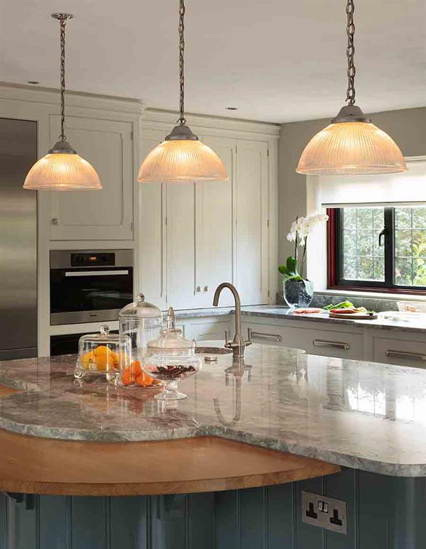 evaluerbare Hele tiden forfølgelse Vintage style lighting in 'The Cook's Kitchen' - Jim Lawrence Blog